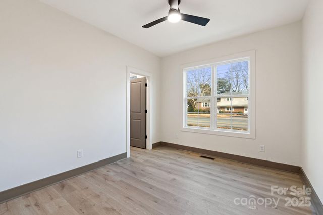 194 N Peace Haven Road, Winston Salem, NC 27104