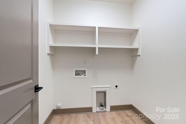 194 N Peace Haven Road, Winston Salem, NC 27104