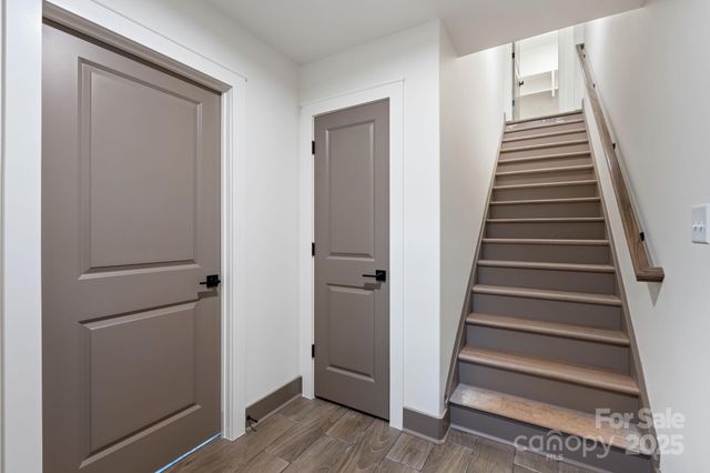 194 N Peace Haven Road, Winston Salem, NC 27104