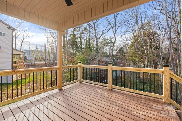 194 N Peace Haven Road, Winston Salem, NC 27104