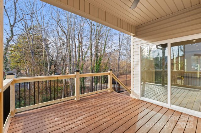 194 N Peace Haven Road, Winston Salem, NC 27104