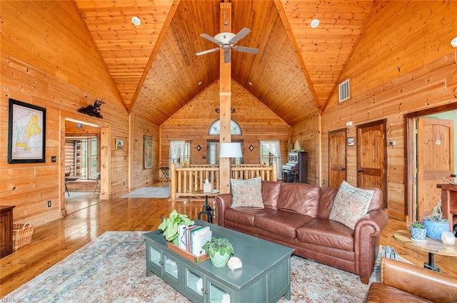 10020 Pond Ridge LN, Gloucester, VA 23061