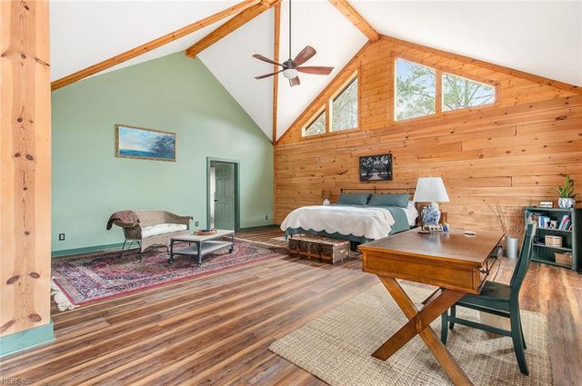 10020 Pond Ridge LN, Gloucester, VA 23061