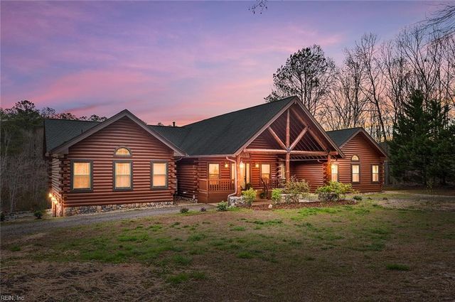 10020 Pond Ridge LN, Gloucester, VA 23061