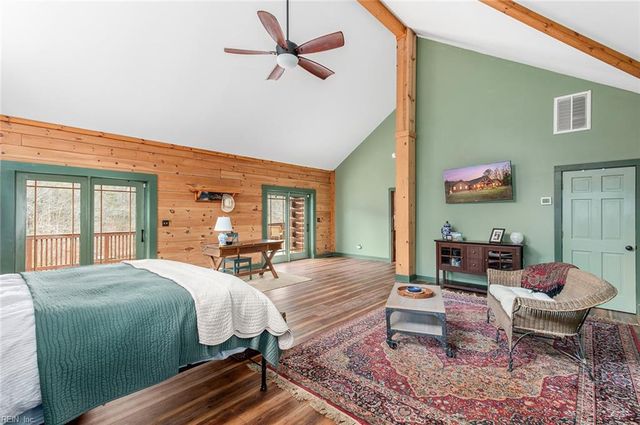 10020 Pond Ridge LN, Gloucester, VA 23061