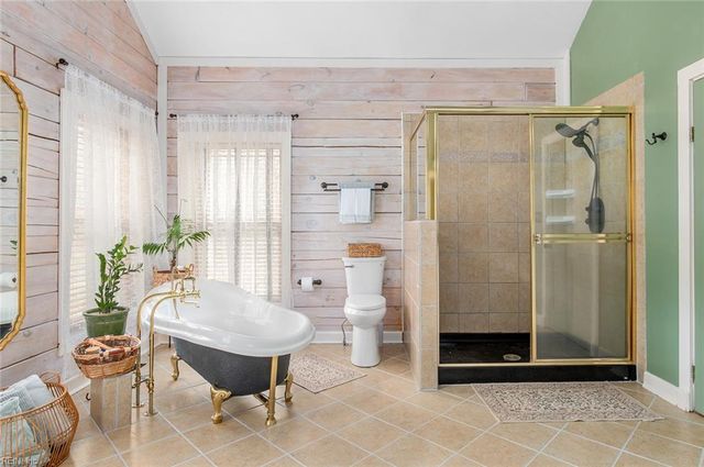 10020 Pond Ridge LN, Gloucester, VA 23061