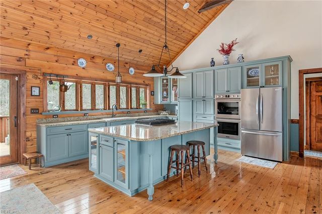 10020 Pond Ridge LN, Gloucester, VA 23061