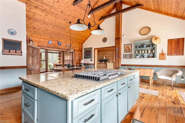 10020 Pond Ridge LN, Gloucester, VA 23061