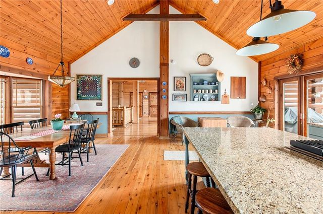 10020 Pond Ridge LN, Gloucester, VA 23061