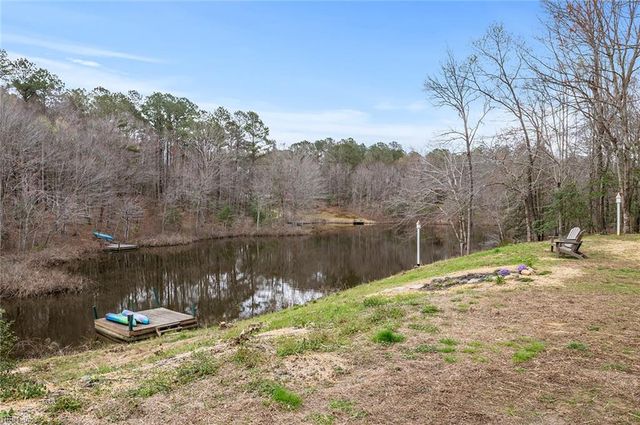 10020 Pond Ridge LN, Gloucester, VA 23061