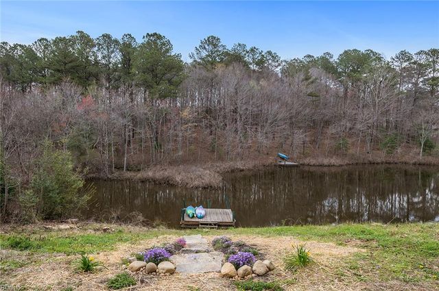 10020 Pond Ridge LN, Gloucester, VA 23061