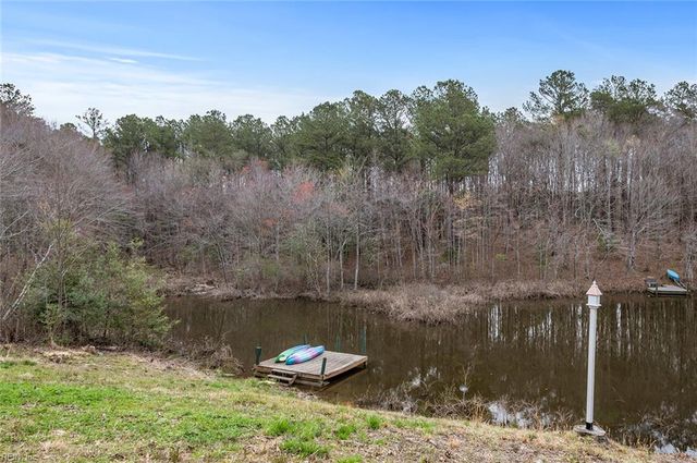 10020 Pond Ridge LN, Gloucester, VA 23061