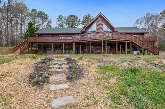 10020 Pond Ridge LN, Gloucester, VA 23061