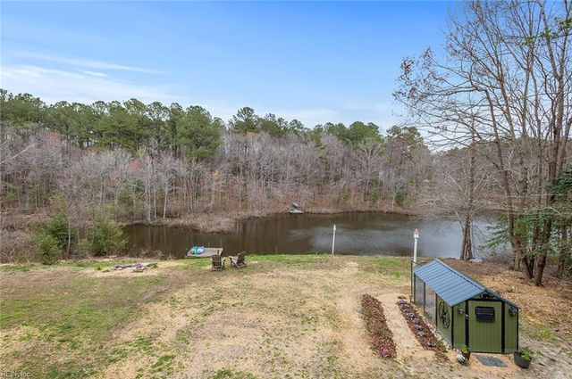 10020 Pond Ridge LN, Gloucester, VA 23061