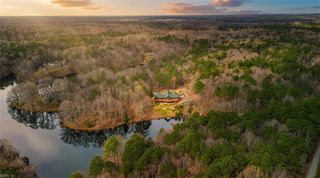 10020 Pond Ridge LN, Gloucester, VA 23061