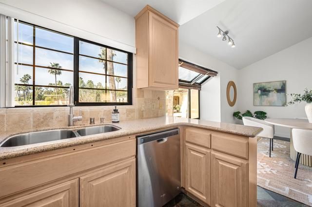 3150 Avenida Alcor, Carlsbad, CA 92009