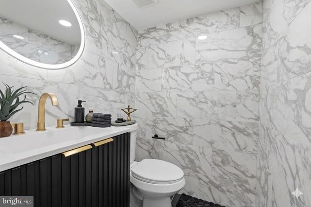 2021 E SERGEANT ST, Philadelphia, PA 19125