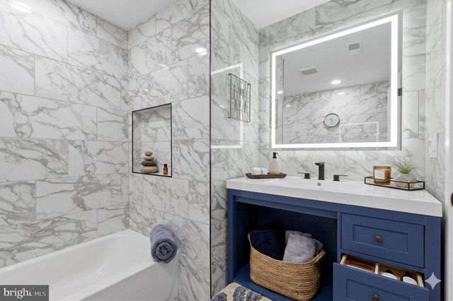 2021 E SERGEANT ST, Philadelphia, PA 19125