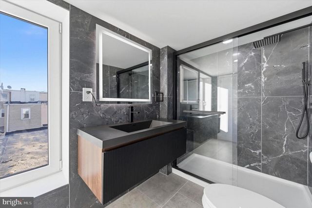 2021 E SERGEANT ST, Philadelphia, PA 19125