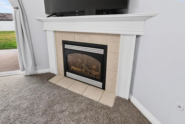 8117 Kootenay Ct, Pasco, WA 99301