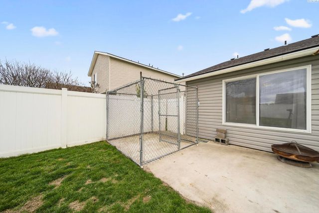 8117 Kootenay Ct, Pasco, WA 99301