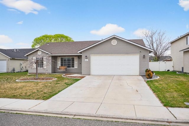 8117 Kootenay Ct, Pasco, WA 99301