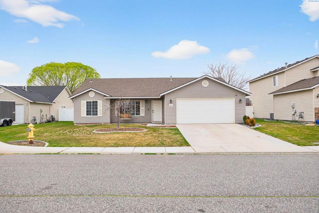 8117 Kootenay Ct, Pasco, WA 99301