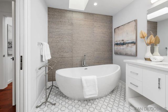 16902 Via de Santa Fe 4, Rancho Santa Fe, CA 92067