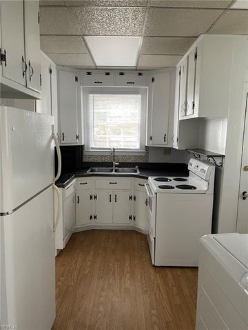 207 Ferguson AVE, Newport News, VA 23601