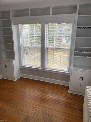 207 Ferguson AVE, Newport News, VA 23601