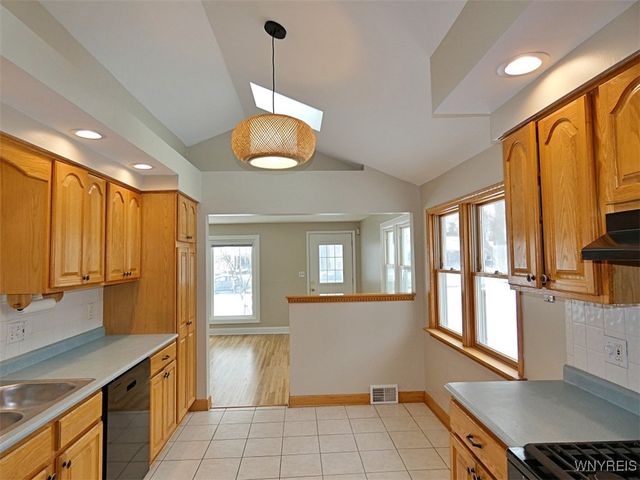 109 Pearce Dr, Amherst, NY 14226