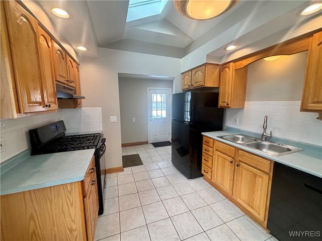 109 Pearce Dr, Amherst, NY 14226