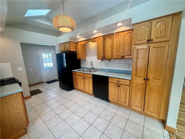 109 Pearce Dr, Amherst, NY 14226