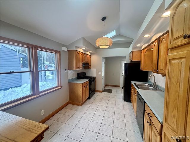 109 Pearce Dr, Amherst, NY 14226