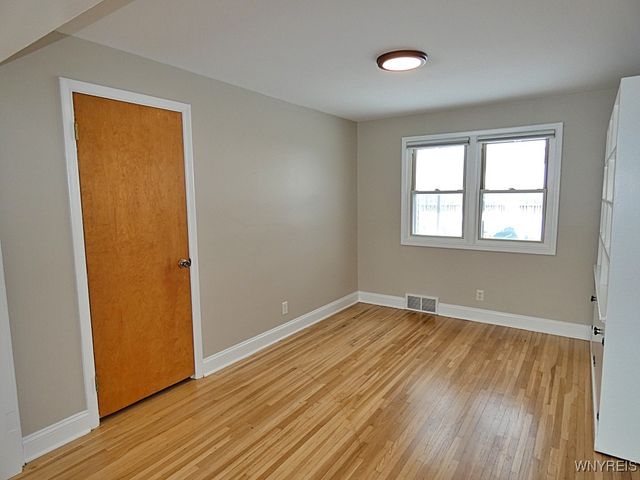 109 Pearce Dr, Amherst, NY 14226