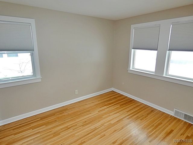 109 Pearce Dr, Amherst, NY 14226