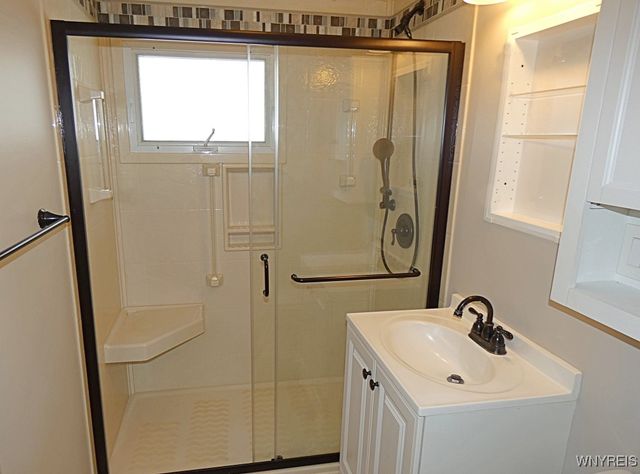 109 Pearce Dr, Amherst, NY 14226