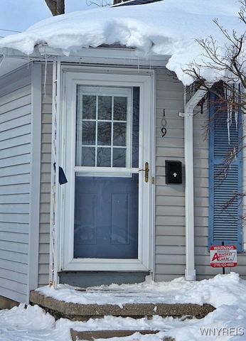 109 Pearce Dr, Amherst, NY 14226