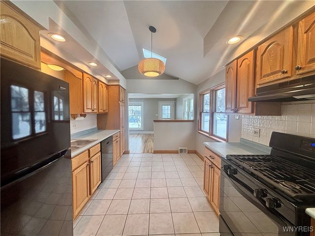 109 Pearce Dr, Amherst, NY 14226