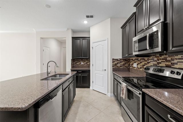 19476 PADDOCK VIEW DRIVE, Tampa, FL 33647