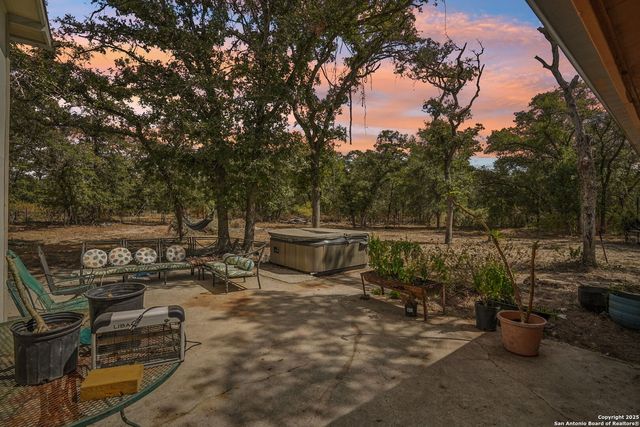 3001 Curry, Seguin, TX 78155