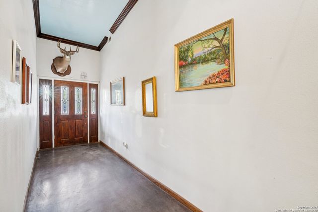 3001 Curry, Seguin, TX 78155
