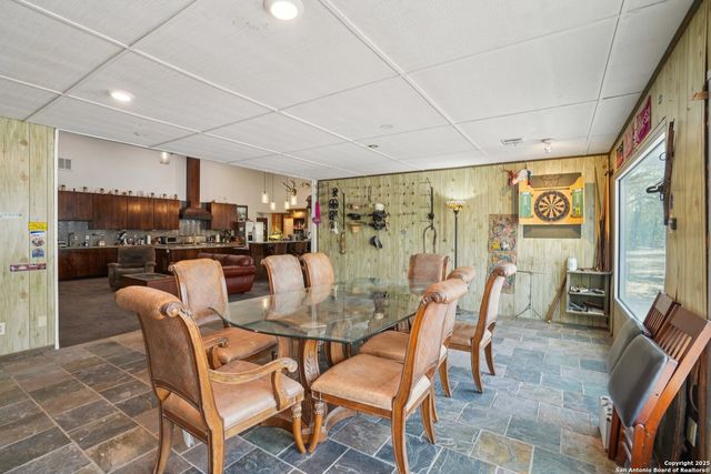 3001 Curry, Seguin, TX 78155