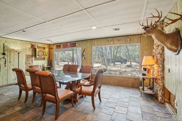 3001 Curry, Seguin, TX 78155