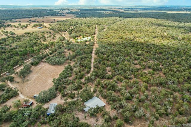 3001 Curry, Seguin, TX 78155