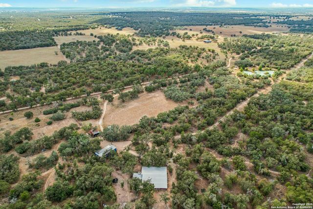 3001 Curry, Seguin, TX 78155