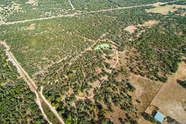 3001 Curry, Seguin, TX 78155