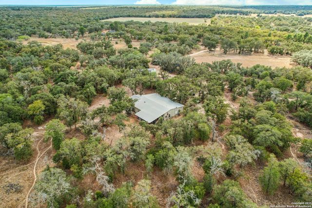 3001 Curry, Seguin, TX 78155