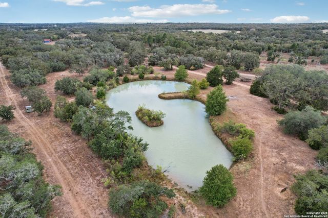 3001 Curry, Seguin, TX 78155