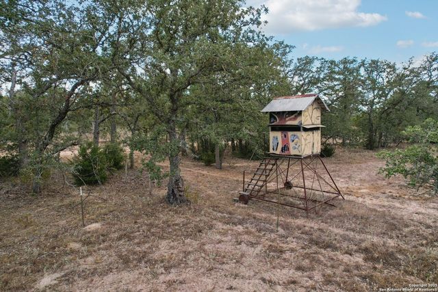 3001 Curry, Seguin, TX 78155